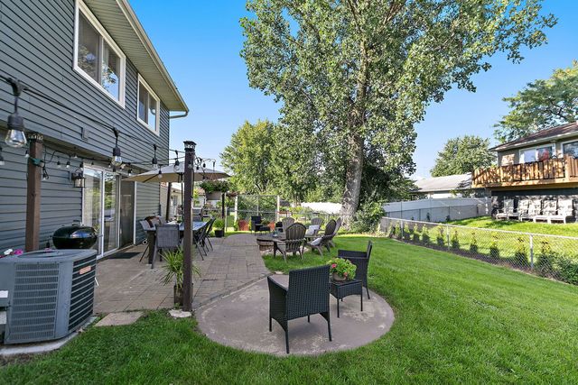 17 Joslyn Drive, Elgin, IL 60120