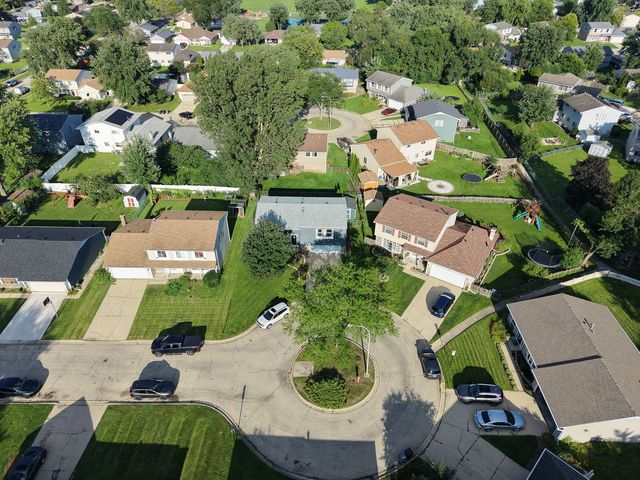 17 Joslyn Drive, Elgin, IL 60120
