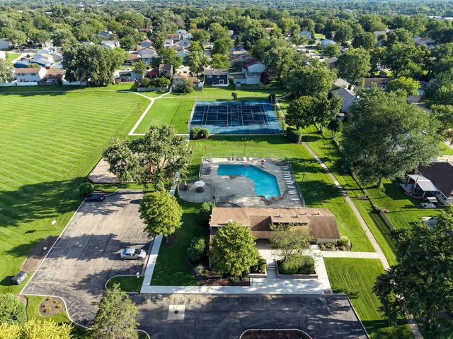 17 Joslyn Drive, Elgin, IL 60120