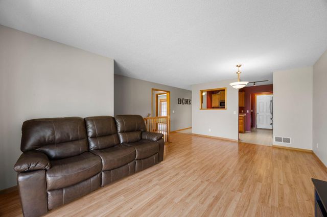10390 64th Street NE, Albertville, MN 55301