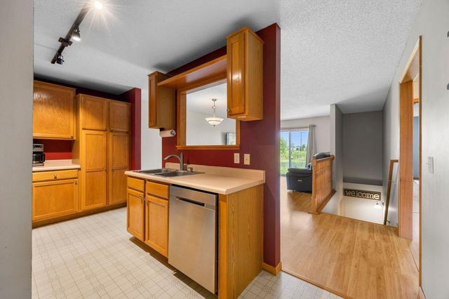 10390 64th Street NE, Albertville, MN 55301