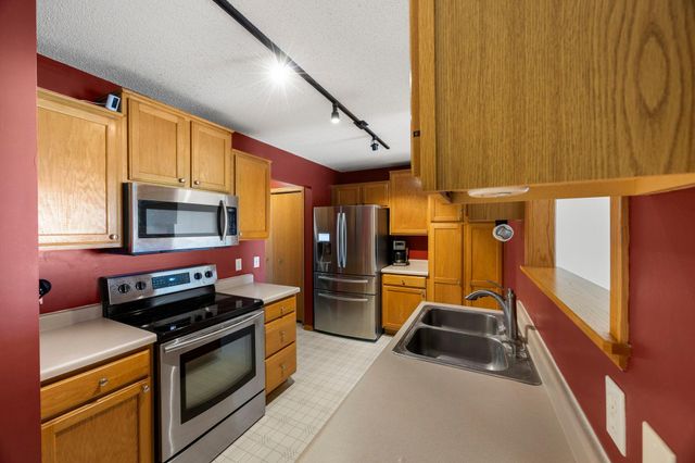 10390 64th Street NE, Albertville, MN 55301