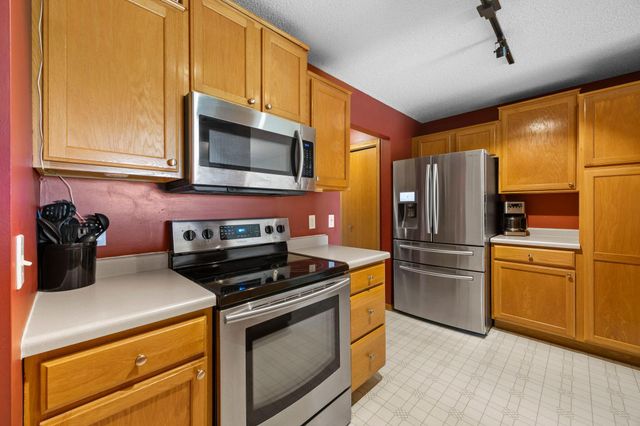 10390 64th Street NE, Albertville, MN 55301
