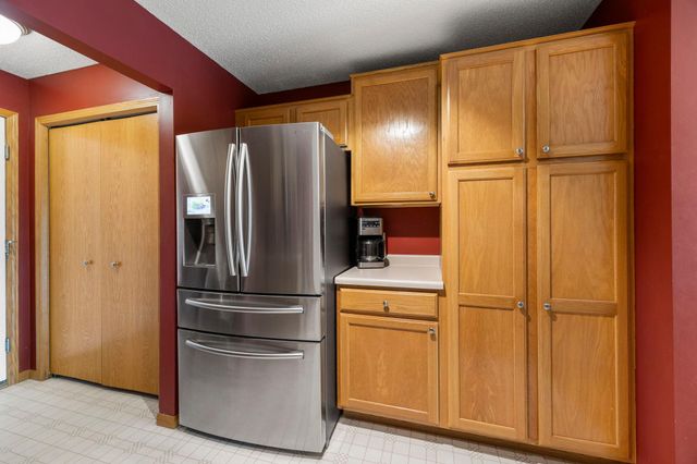 10390 64th Street NE, Albertville, MN 55301