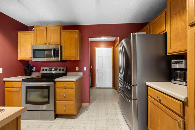 10390 64th Street NE, Albertville, MN 55301