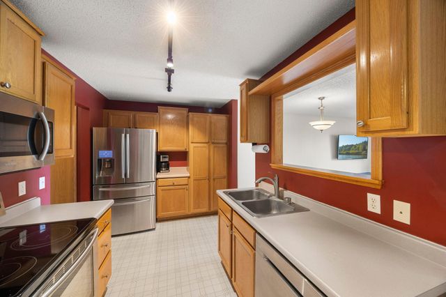 10390 64th Street NE, Albertville, MN 55301