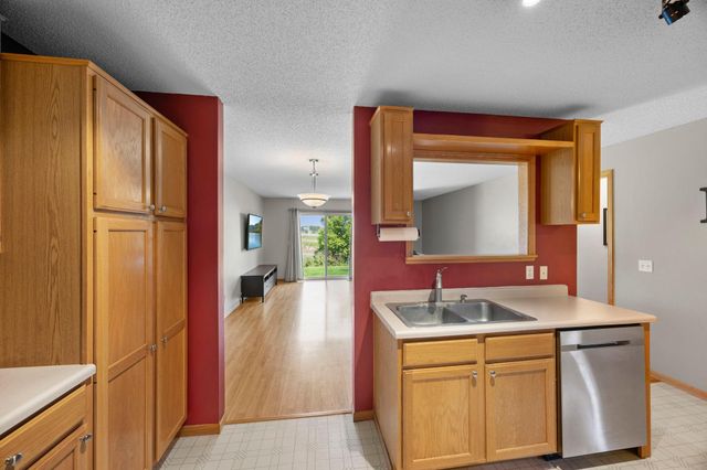 10390 64th Street NE, Albertville, MN 55301