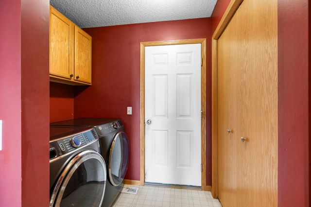 10390 64th Street NE, Albertville, MN 55301