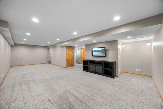 10390 64th Street NE, Albertville, MN 55301