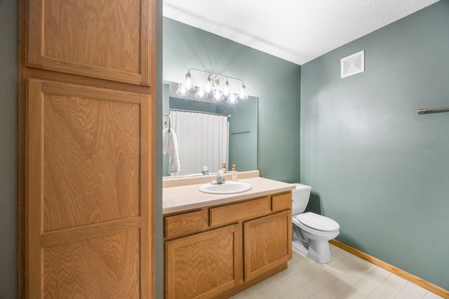 10390 64th Street NE, Albertville, MN 55301
