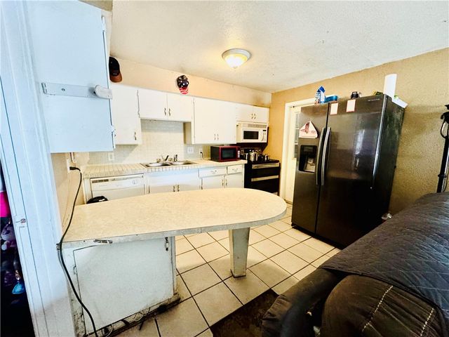 4309 Nicholson St, Corpus Christi, TX 78415