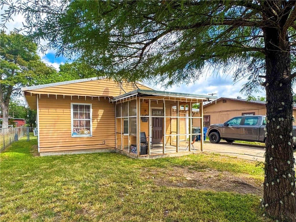4309 Nicholson St, Corpus Christi, TX 78415