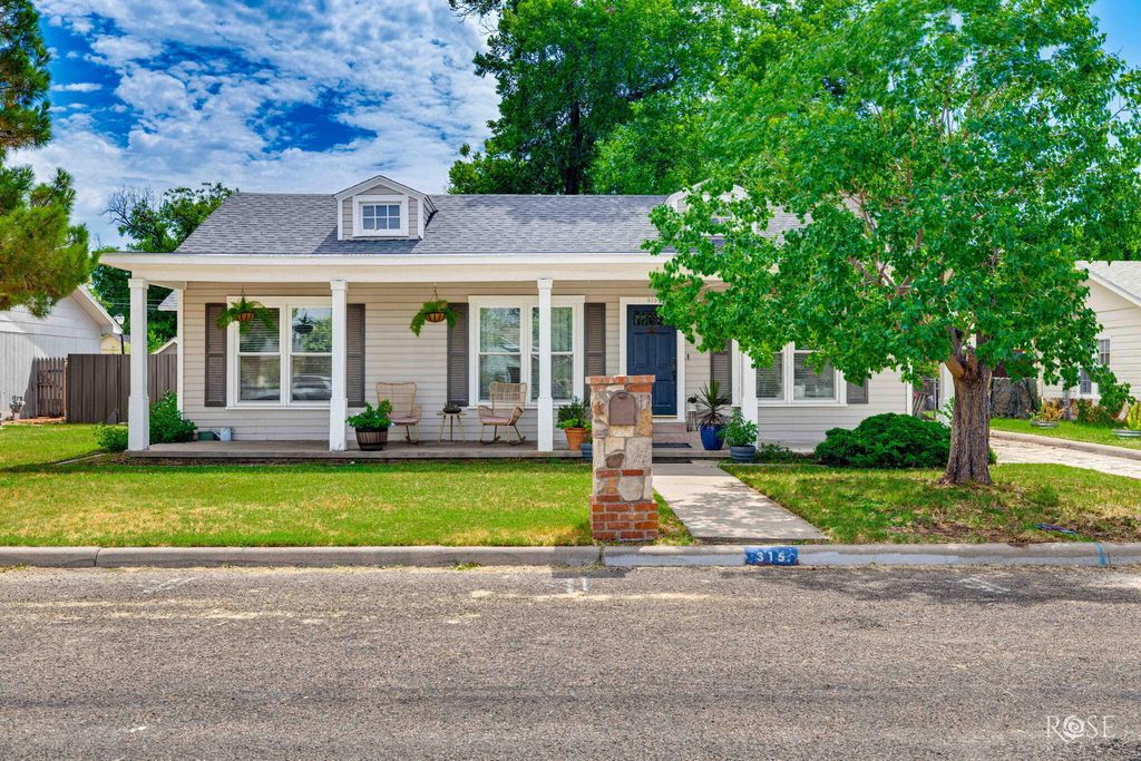 Image 1 of property listing at 315 N Jackson Street, San Angelo, TX 76901