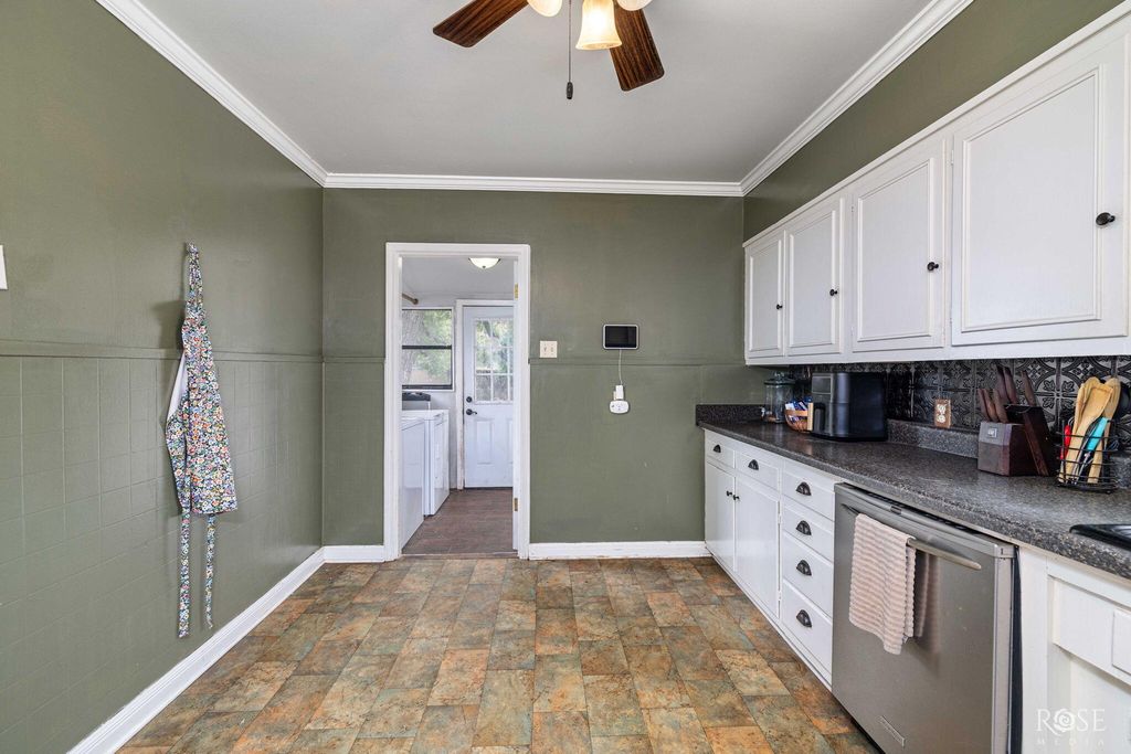 Image 14 of property listing at 315 N Jackson Street, San Angelo, TX 76901