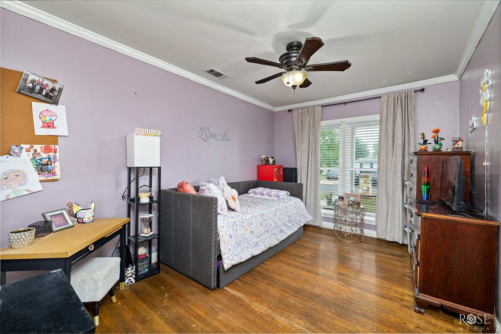 Image 18 of property listing at 315 N Jackson Street, San Angelo, TX 76901