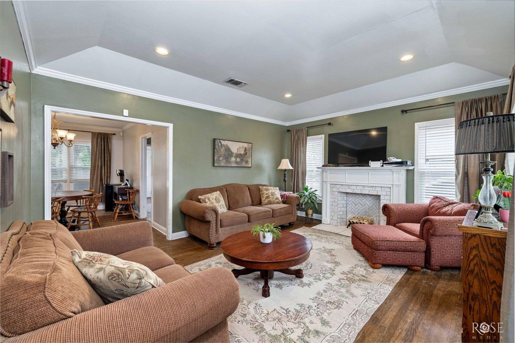 Image 8 of property listing at 315 N Jackson Street, San Angelo, TX 76901
