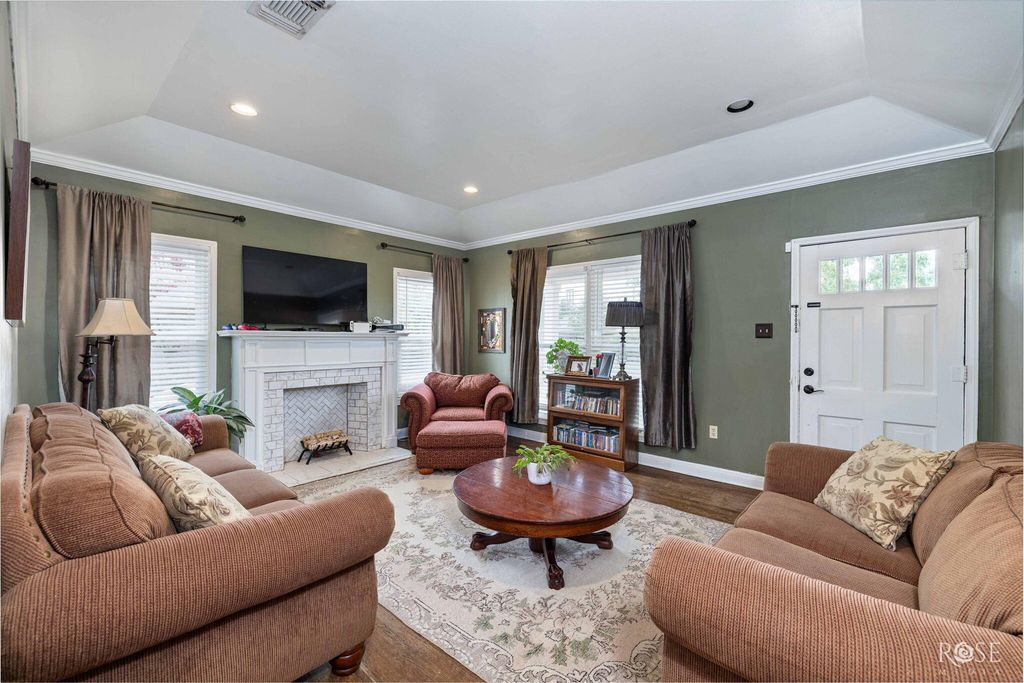 Image 9 of property listing at 315 N Jackson Street, San Angelo, TX 76901