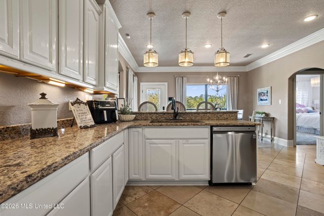 6605 Haystack Street, Biloxi, MS 39532