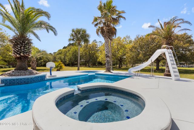 6605 Haystack Street, Biloxi, MS 39532