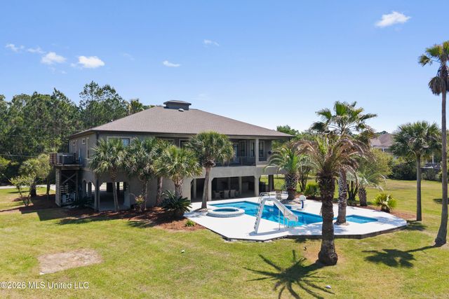 6605 Haystack Street, Biloxi, MS 39532