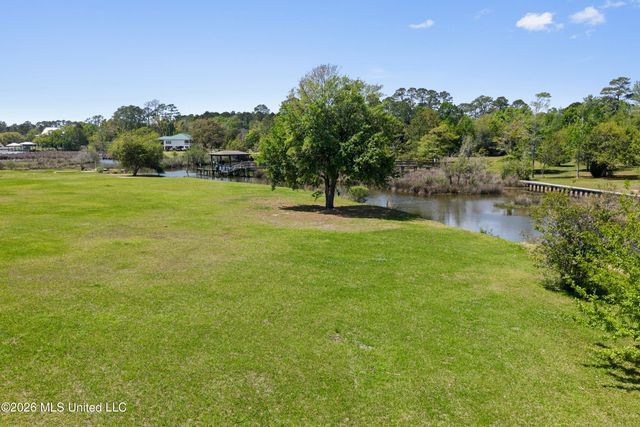 6605 Haystack Street, Biloxi, MS 39532