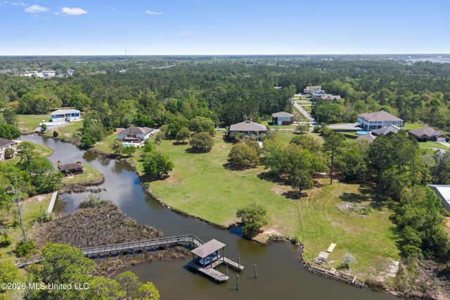 6605 Haystack Street, Biloxi, MS 39532