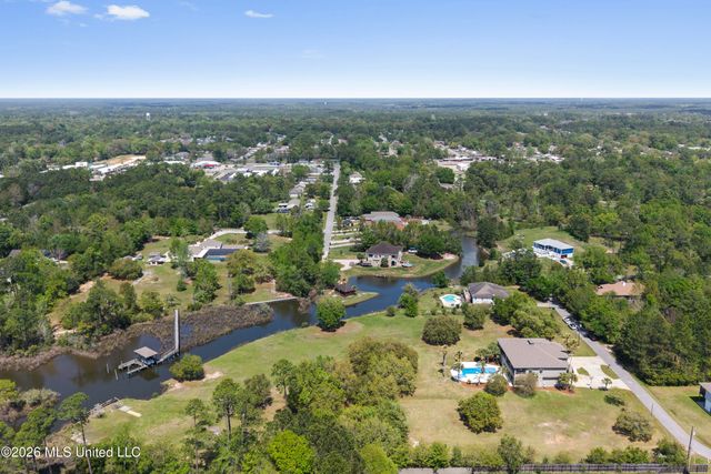 6605 Haystack Street, Biloxi, MS 39532