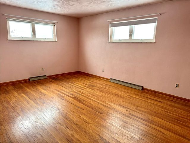 260 Simon Dr, Summit Twp, PA 16002