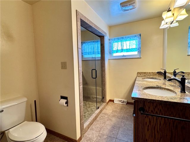 260 Simon Dr, Summit Twp, PA 16002