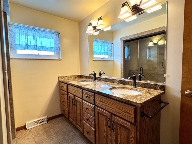 260 Simon Dr, Summit Twp, PA 16002