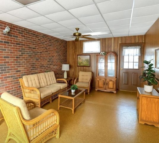 260 Simon Dr, Summit Twp, PA 16002