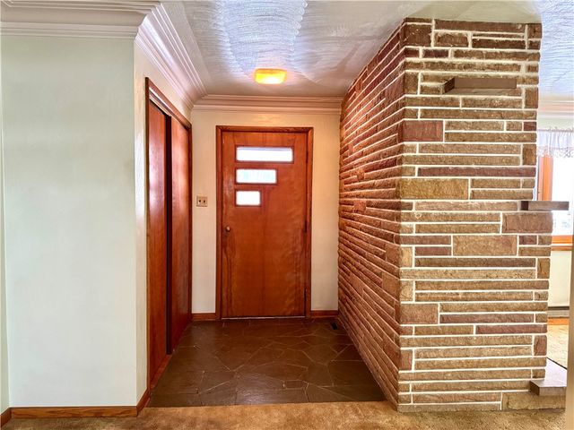 260 Simon Dr, Summit Twp, PA 16002