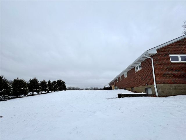260 Simon Dr, Summit Twp, PA 16002