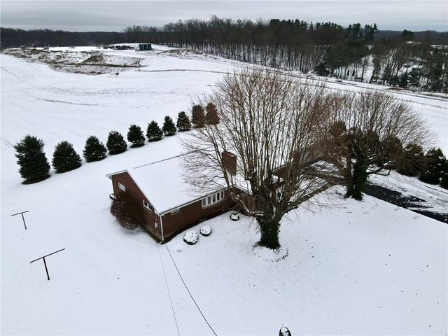 260 Simon Dr, Summit Twp, PA 16002