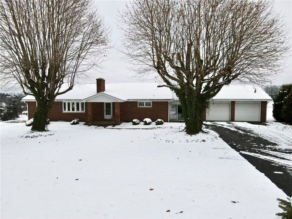 260 Simon Dr, Summit Twp, PA 16002