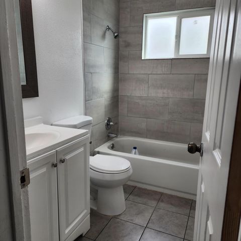 325 Tennessee Street NE, Albuquerque, NM 87108