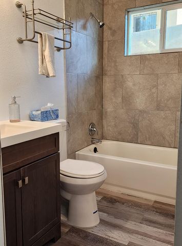 325 Tennessee Street NE, Albuquerque, NM 87108