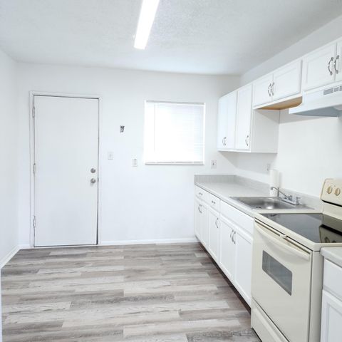 325 Tennessee Street NE, Albuquerque, NM 87108