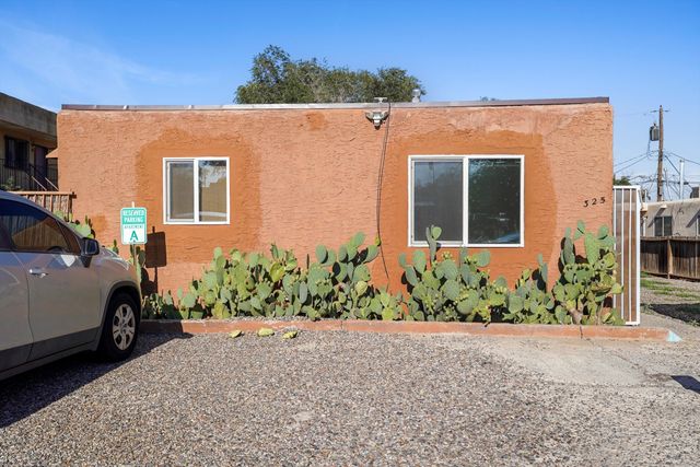 325 Tennessee Street NE, Albuquerque, NM 87108