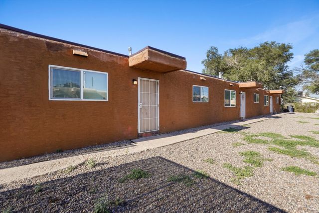 325 Tennessee Street NE, Albuquerque, NM 87108
