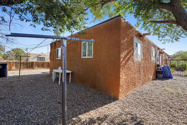 325 Tennessee Street NE, Albuquerque, NM 87108