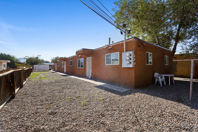 325 Tennessee Street NE, Albuquerque, NM 87108