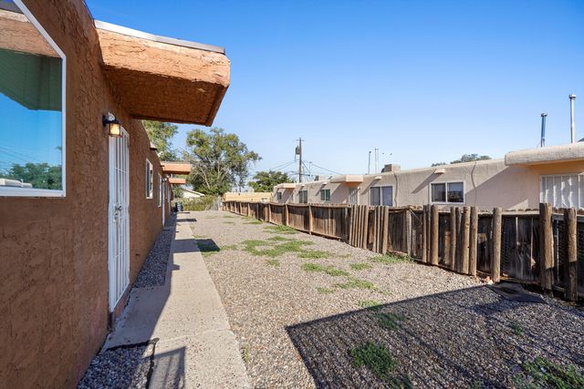 325 Tennessee Street NE, Albuquerque, NM 87108