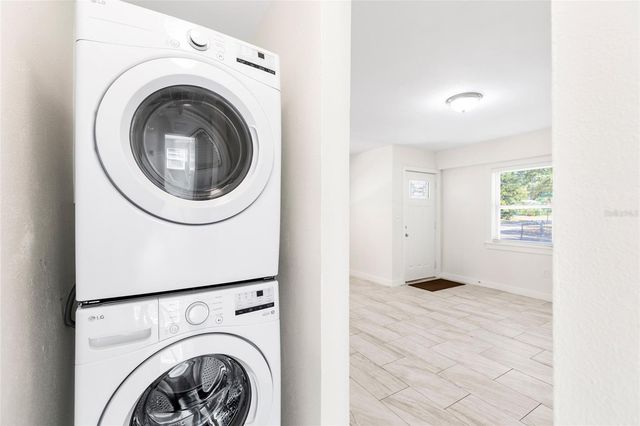 1901 E SHADOWLAWN AVENUE, Tampa, FL 33610