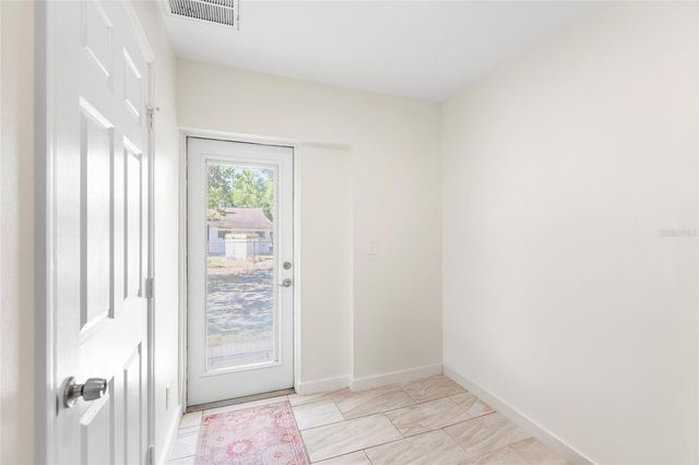 1901 E SHADOWLAWN AVENUE, Tampa, FL 33610