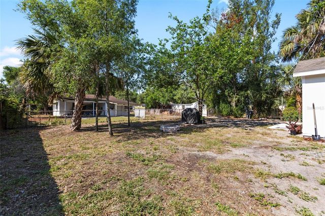 1901 E SHADOWLAWN AVENUE, Tampa, FL 33610