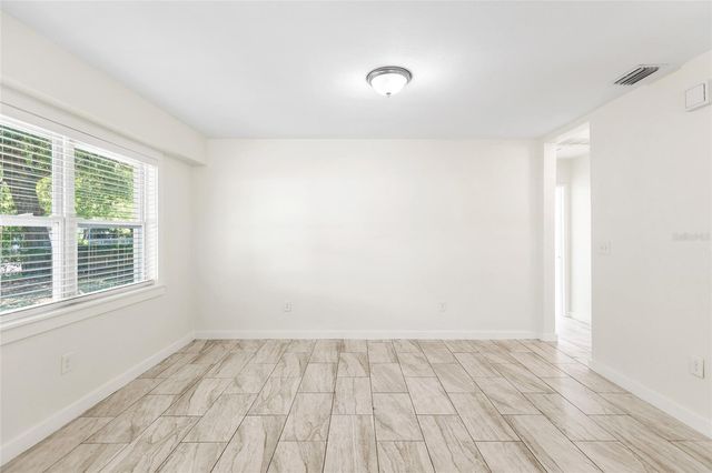 1901 E SHADOWLAWN AVENUE, Tampa, FL 33610