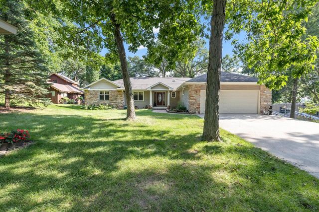 W10817 Blackhawk TRAIL, Fox Lake, WI 53933