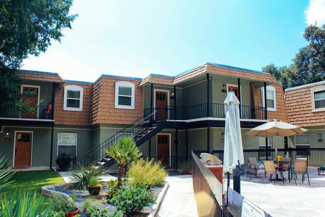 1500 E East Side DR 117-A, Austin, TX 78704