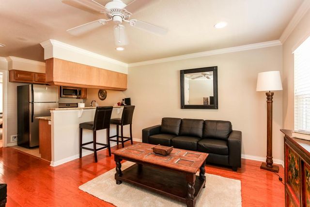 1500 E East Side DR 117-A, Austin, TX 78704